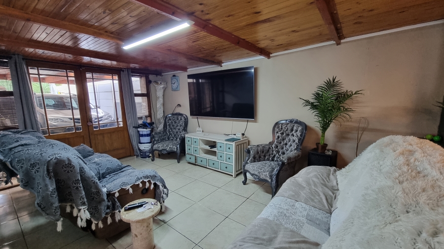 8 Bedroom Property for Sale in Die Bos Western Cape